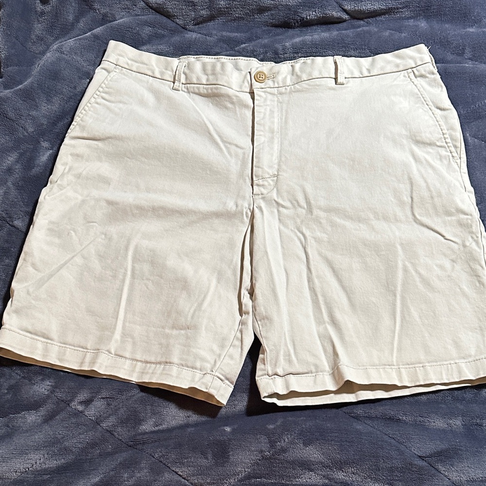Izod Saltwater Men's Light Tan Shorts